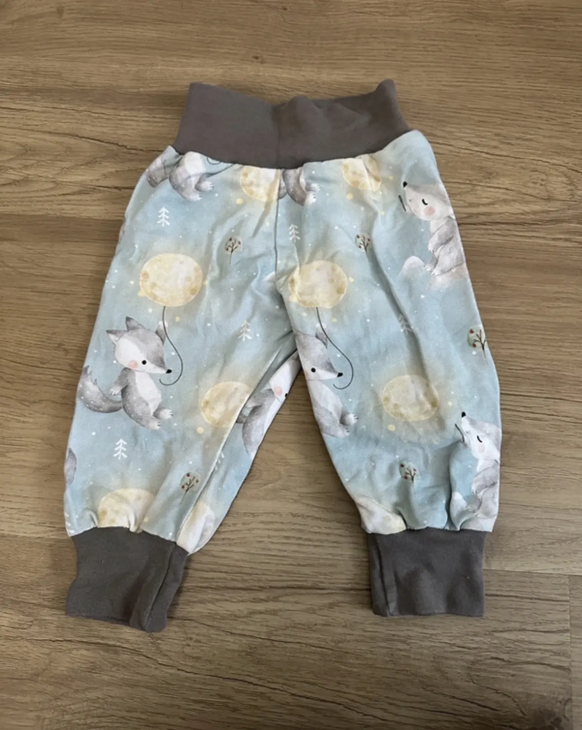 Handmade Set Body und Hose mit Wölfen