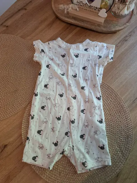 H&M Schlafanzug Einteiler kurz Größe 86