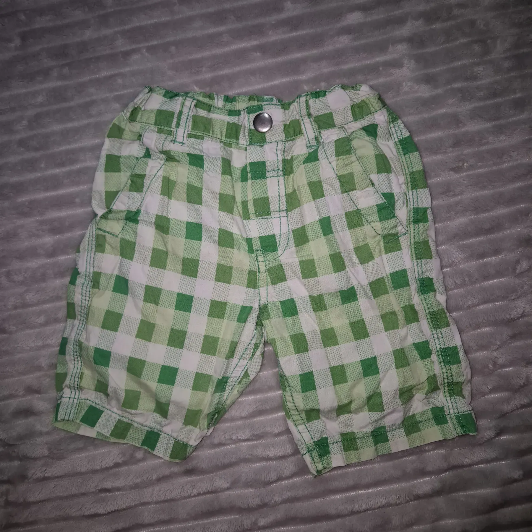 karierte Sommerhose Gr. 98