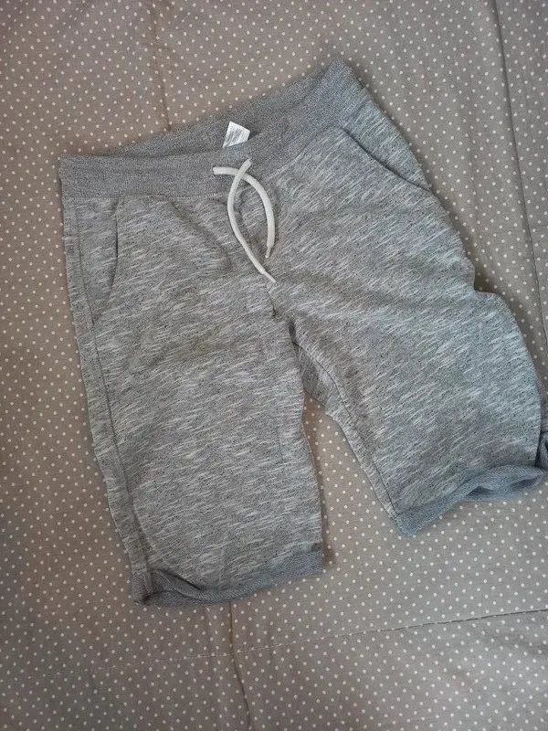 Here + there Sweat Shorts Gr 146/152 Junge, C&A, Bermuda, grau, kurze Hose, Sommer