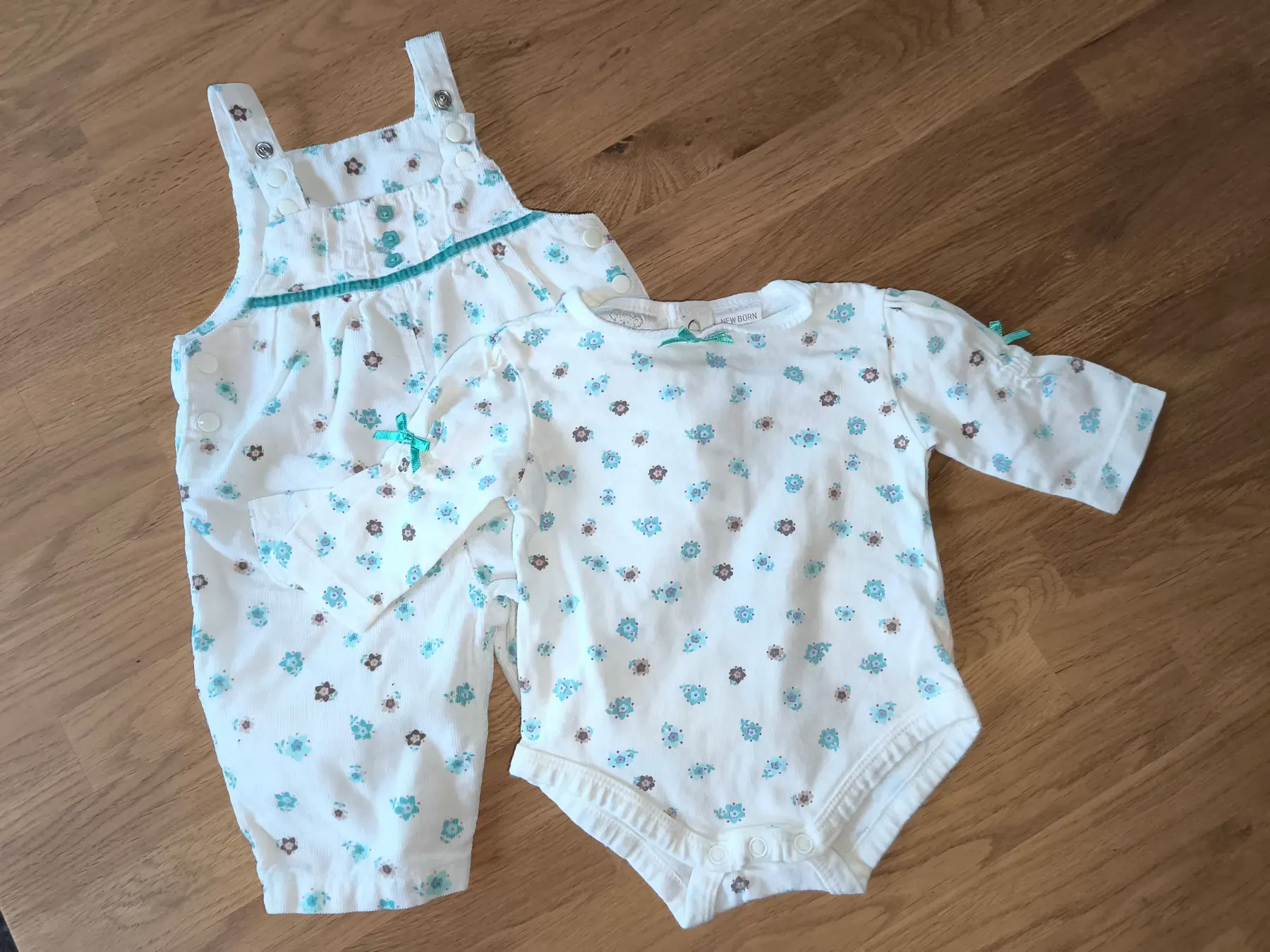 Set 2 Teiler Latzhose Body Newborn Koala Baby Gr.50