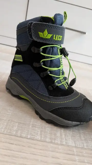 Neuwertig Winterstiefel von Lico ( Wasserabweisend und Atmungsaktiv )