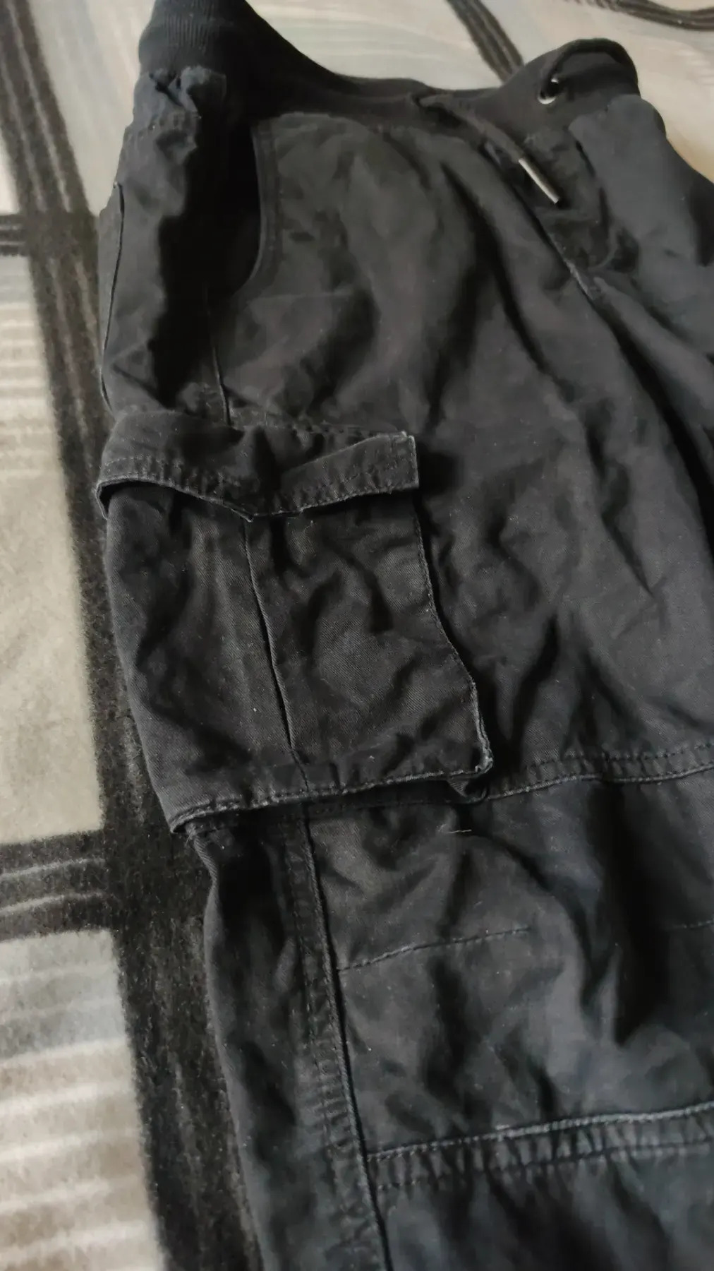 schöne Hose mit Taschen zu verkaufen