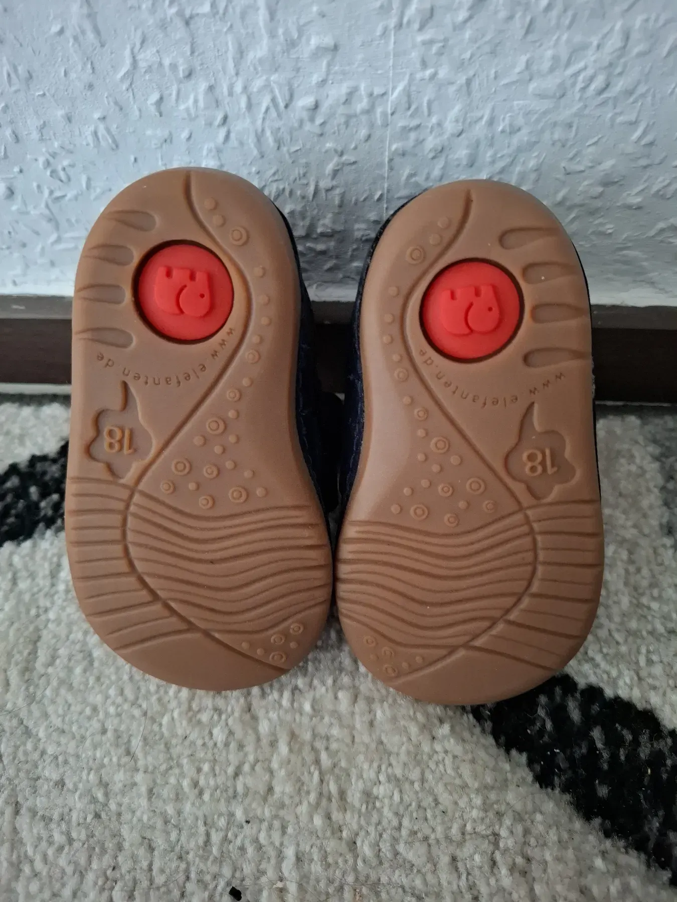 Lauflernschuhe von Elefanten