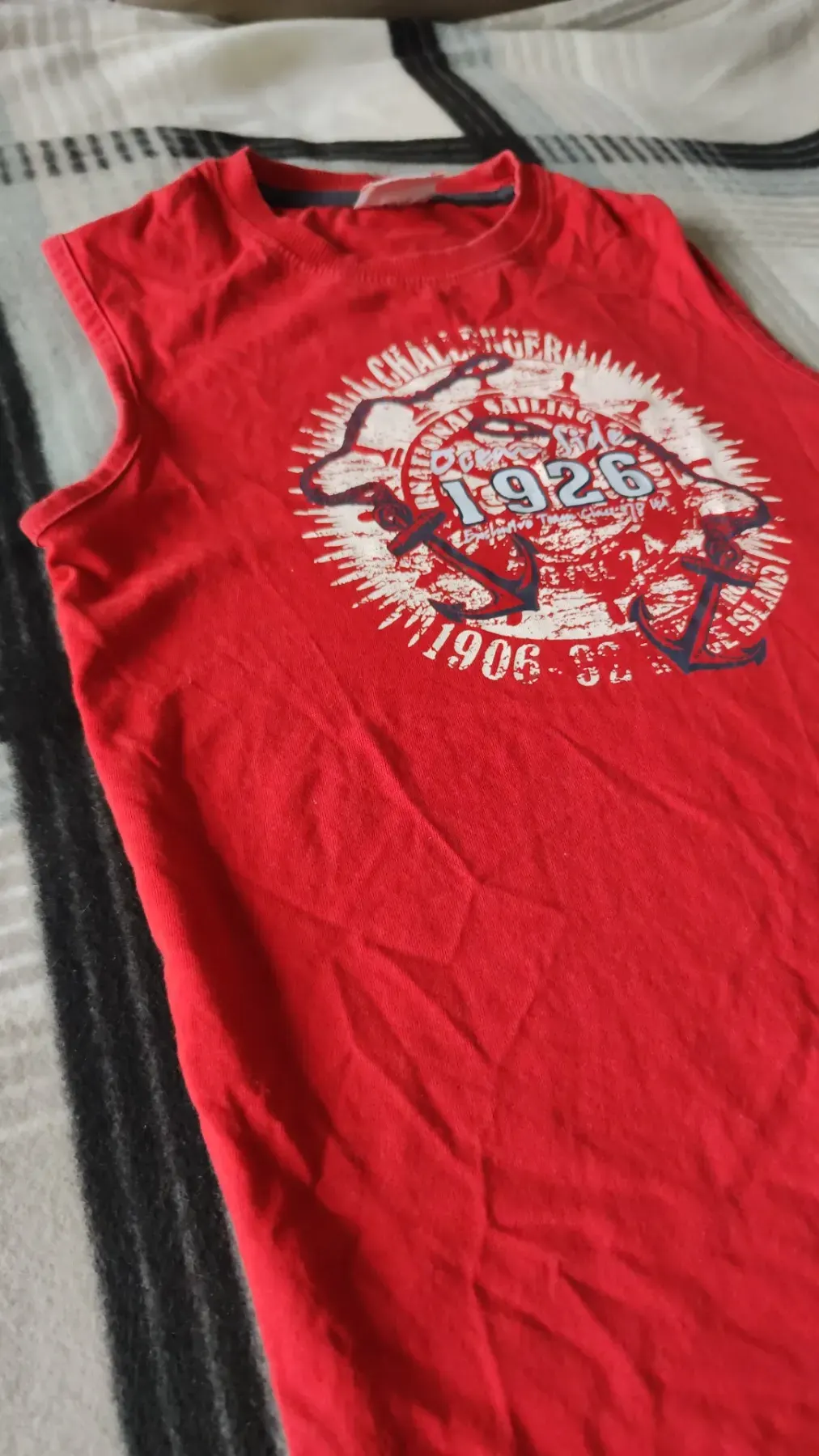 schönes Tanktop für den Sommer zu verkaufen