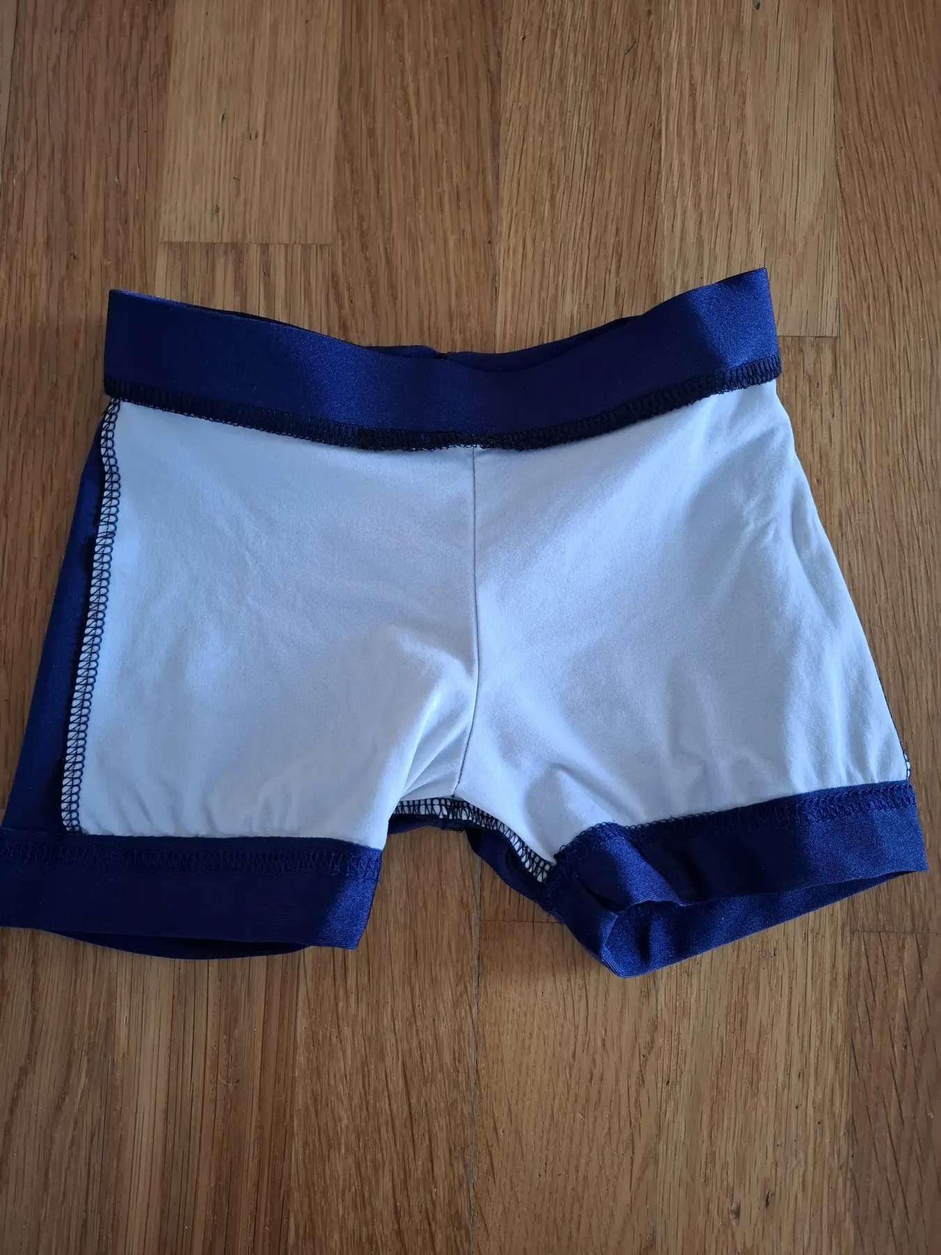 Set: Badehose & UV-Shirt 110 handmade Unikat Otter blau