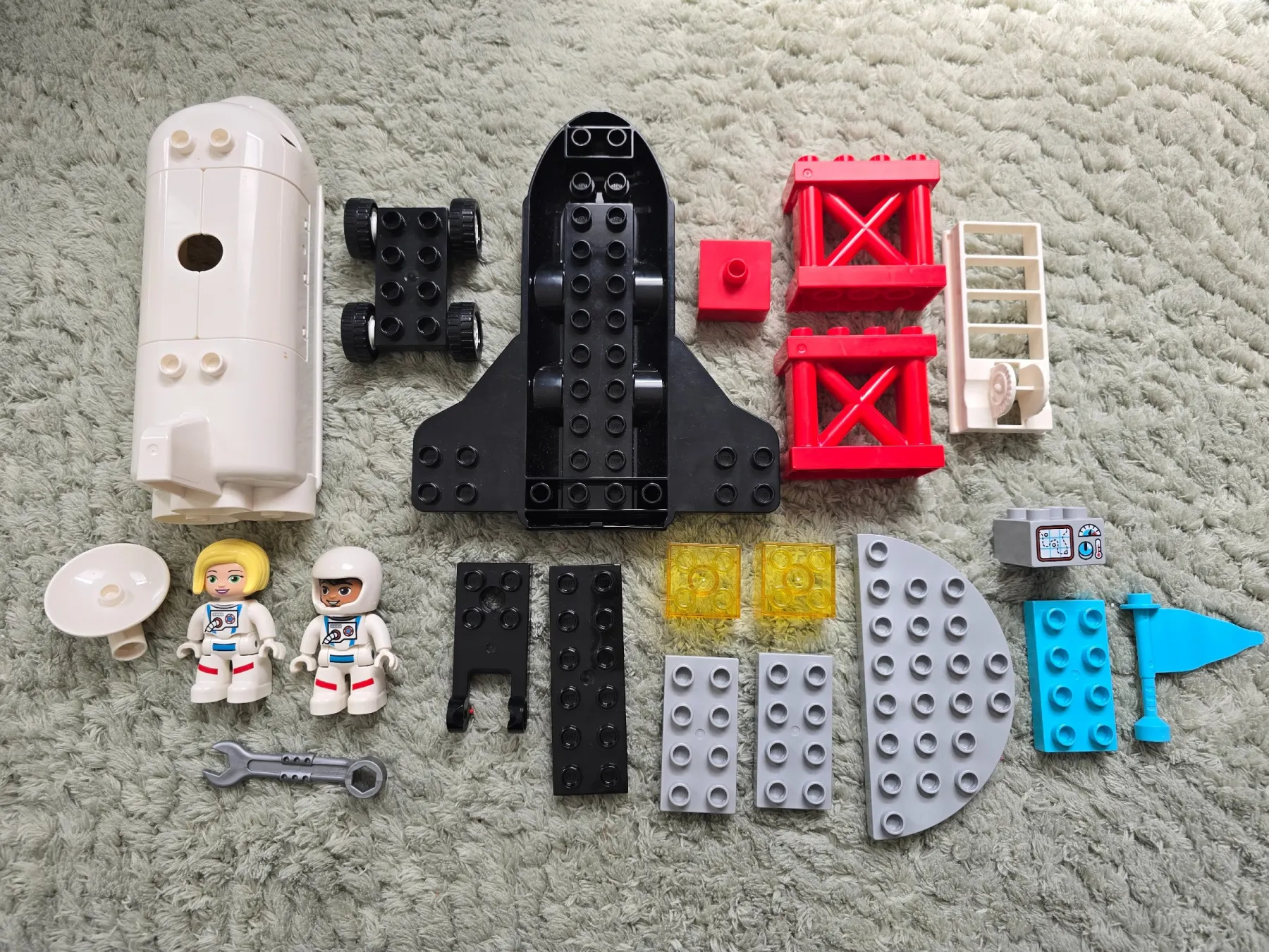 Lego Duplo Set 10944 Spaceshuttle Weltraummission