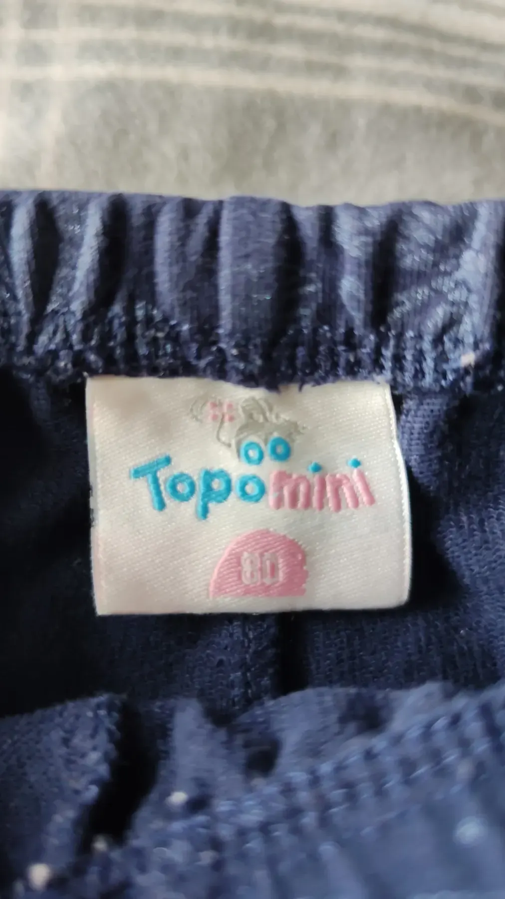 schöne Hose mit schmetterlingsmotiv