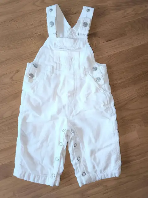 Latzhose von Feetje Gr.62, feine Cord Optik