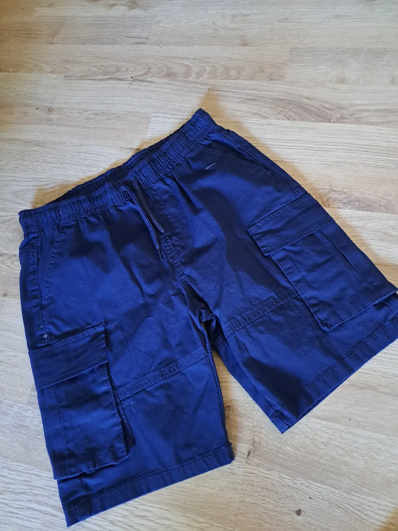 YFK Neue Shorts