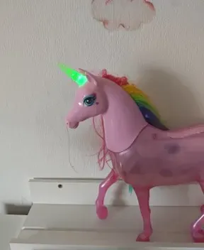 Barbie Dreamtopia Einhorn mit Licht und Sound.