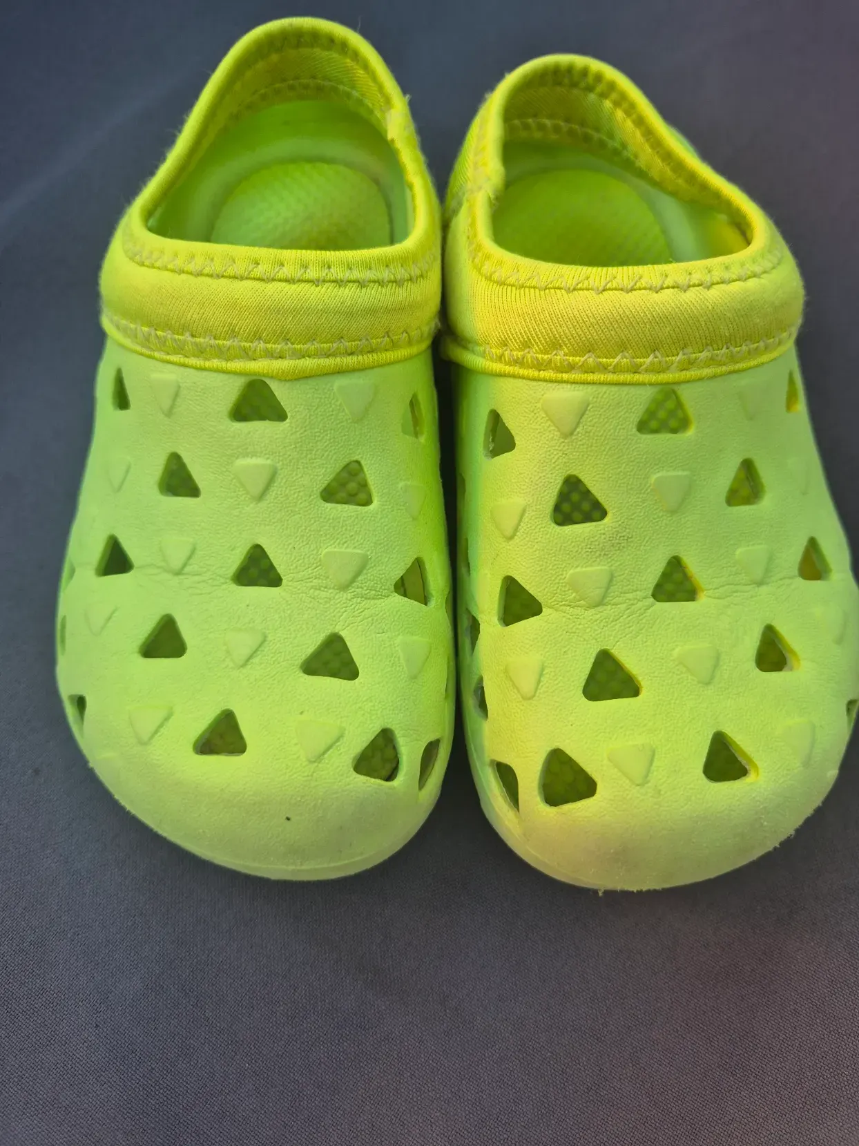 Gummischuhe Badeschuhe Hausschuhe, Jungen, Größe 24/25