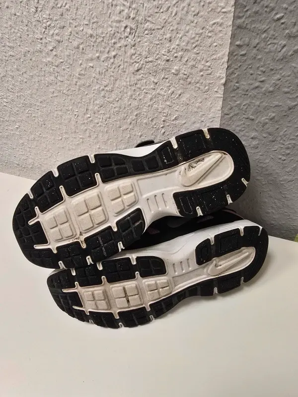 Schuhe Nike Gr. 35