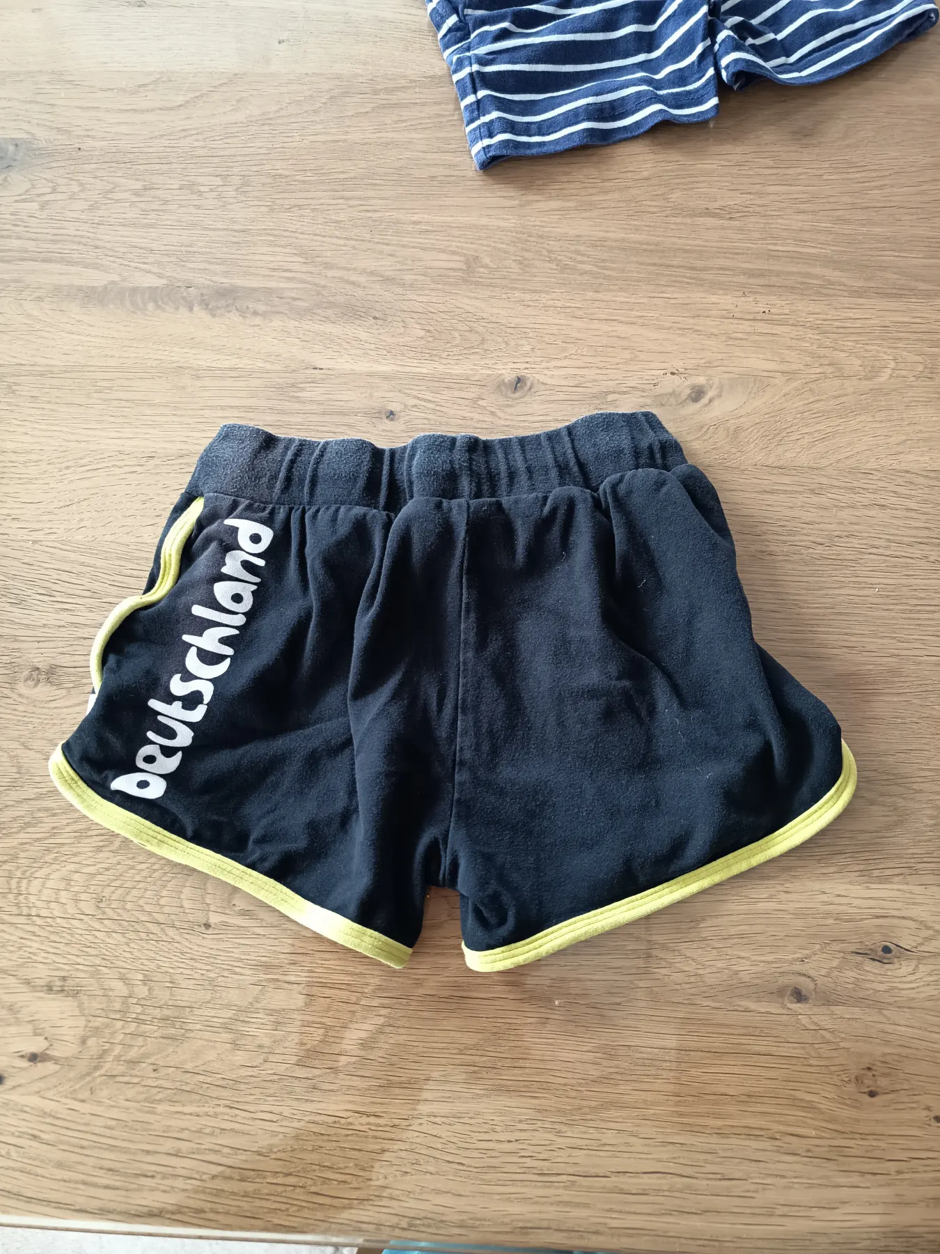 2x kurze Shorts Gr. 86/92 neutral kurze Hose bequem