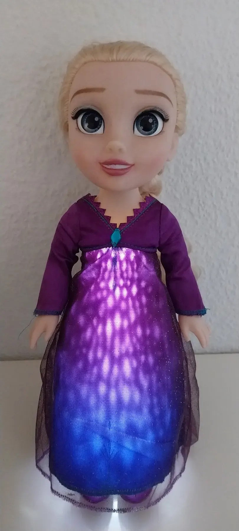 Singende Elsa-Puppe