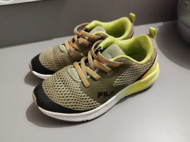 Sneaker Fila Größe 28