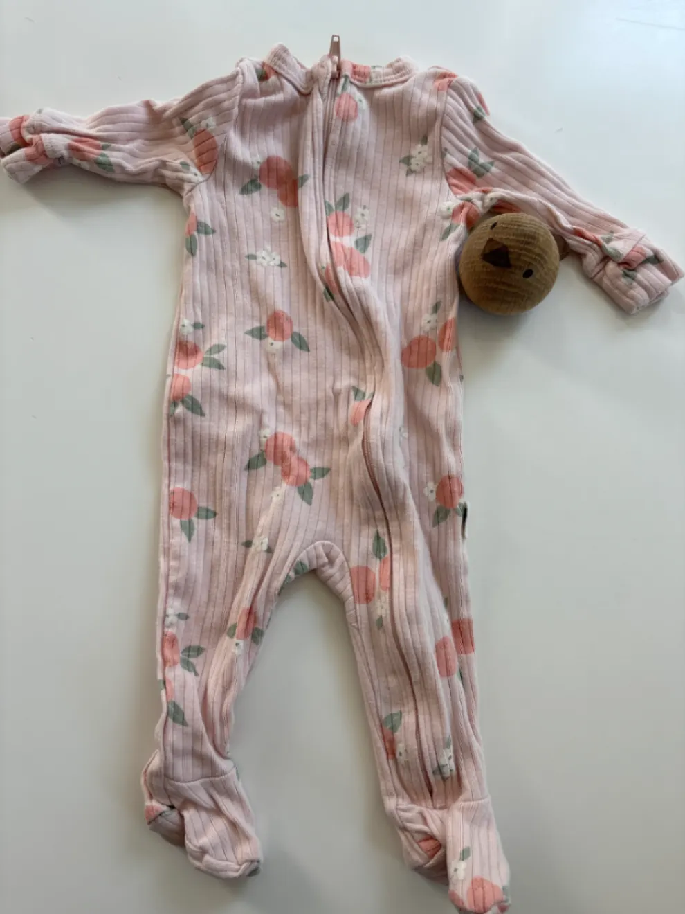 Rabbit Bear Strampler mit Pfirsich-Muster 0–3 Monate 🍑🌸