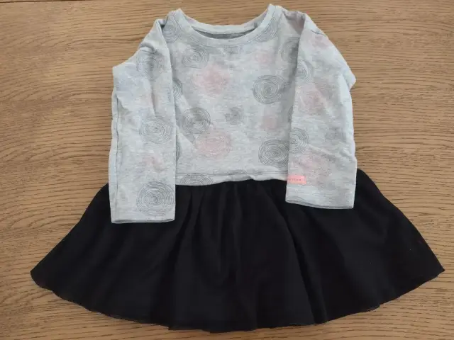 Langarmkleid grau mit schwarzem Tüll 80 Bellybutton