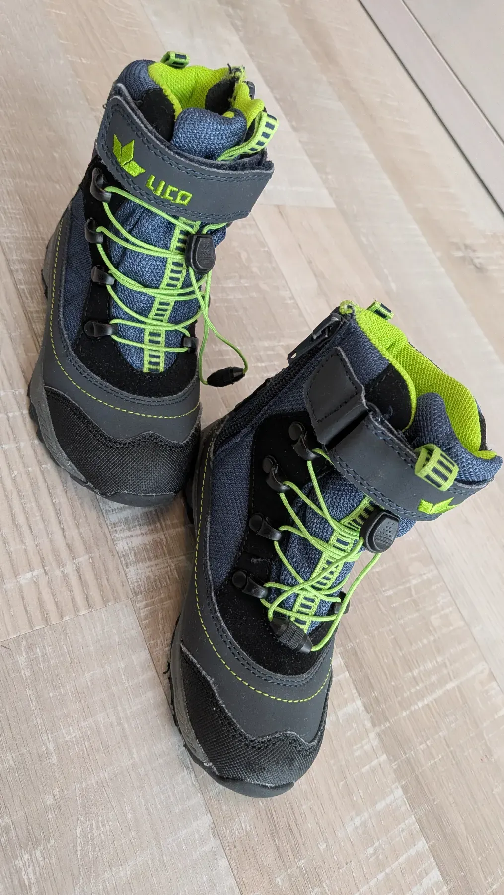 Neuwertig Winterstiefel von Lico ( Wasserabweisend und Atmungsaktiv )