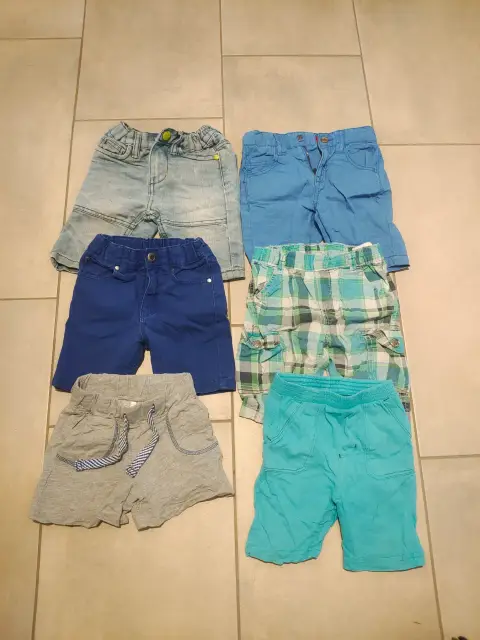 Kurze Hosen Gr. 92