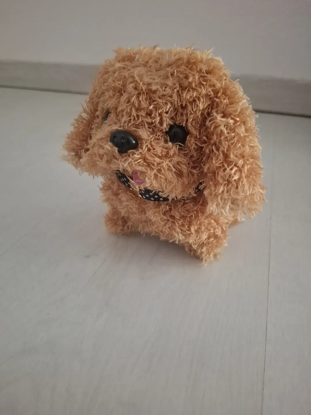 Interaktiver laufender Hund