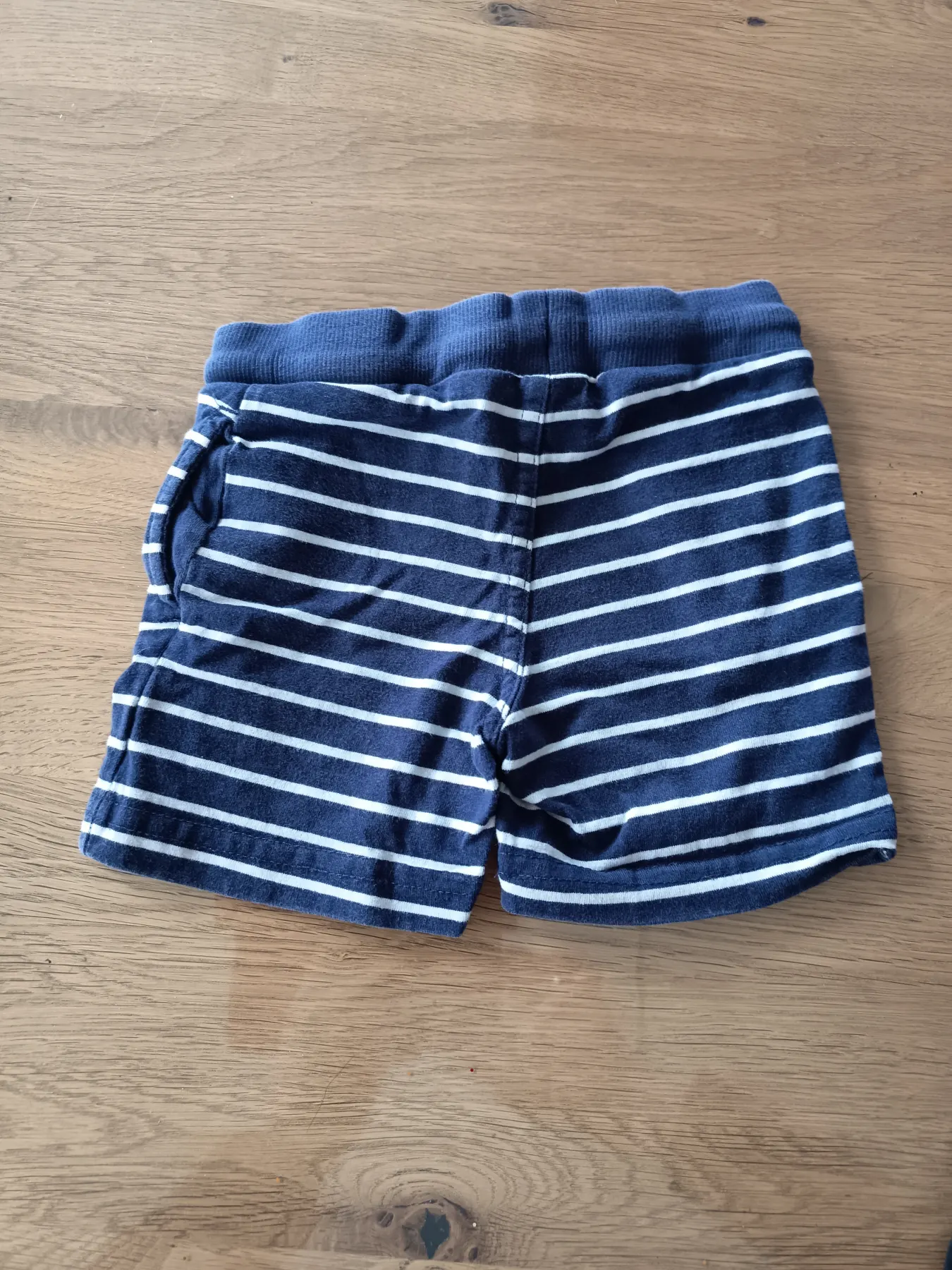 2x kurze Shorts Gr. 86/92 neutral kurze Hose bequem