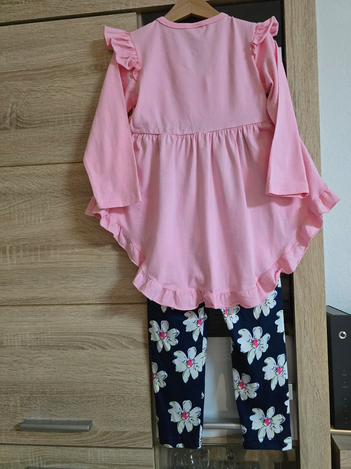 Neues schönes Mädchen Set Größe 104/110