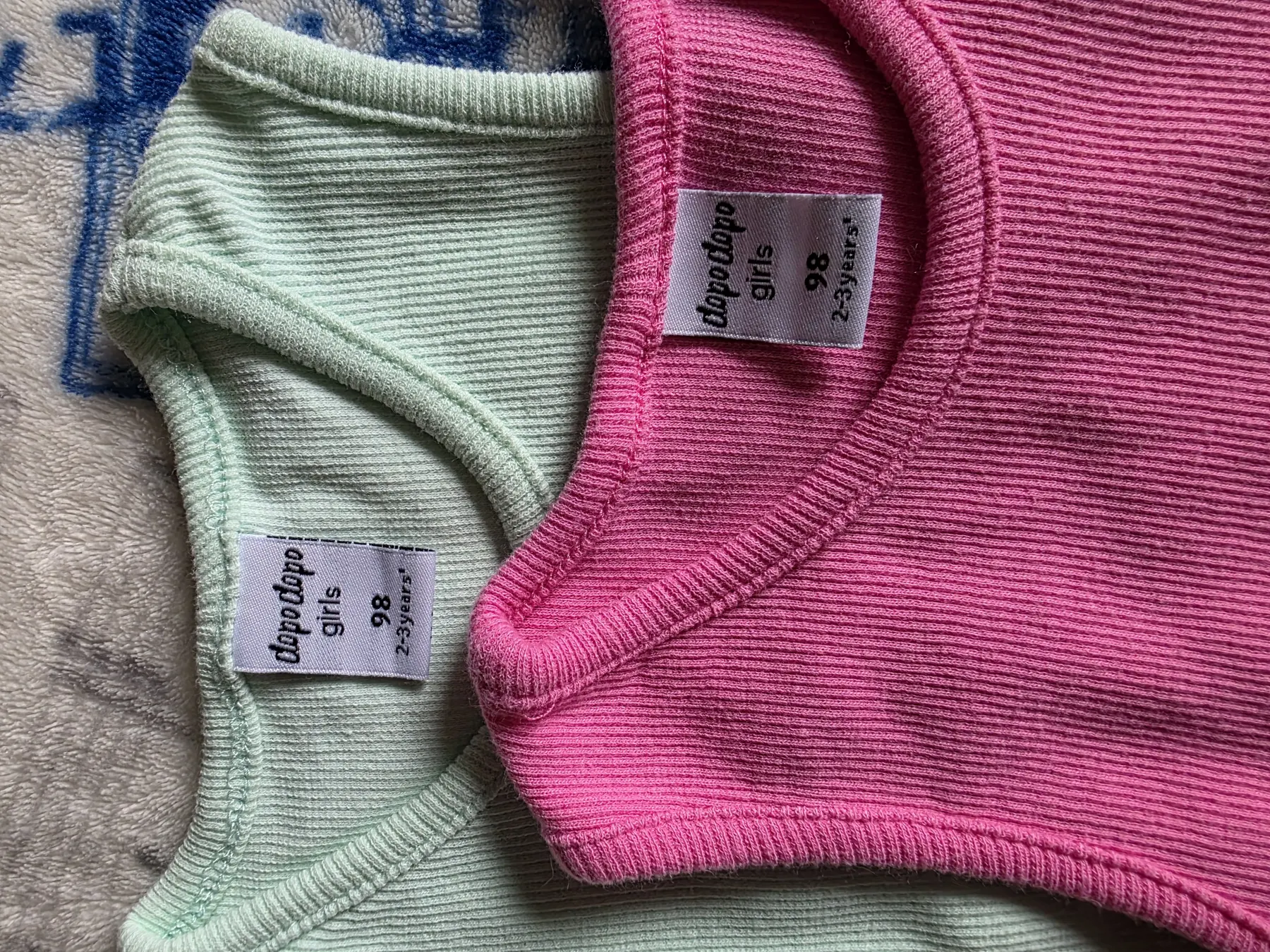 2 süße Crop Tops / Tops für Mädchen