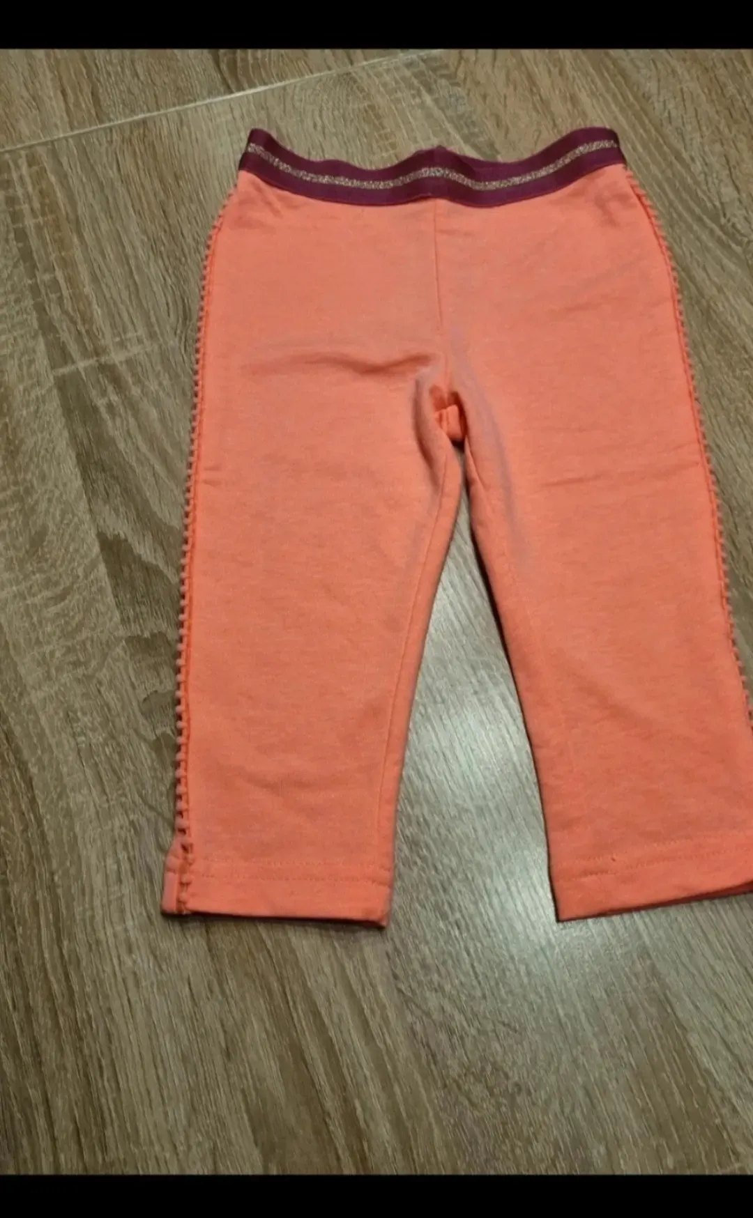 Süße leggins. Größe 80. Am Bund mit Glitzer Streifen