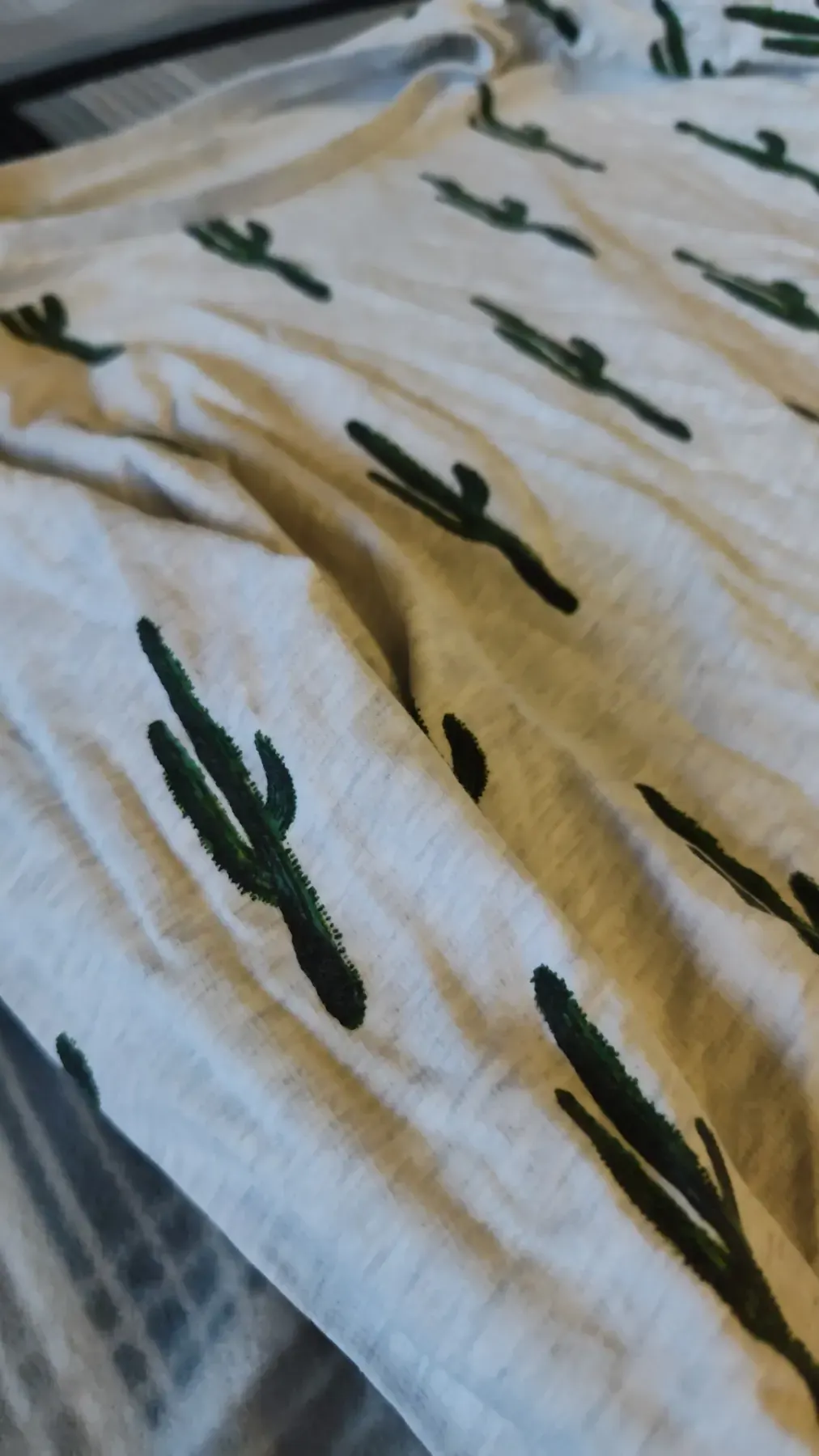 schönes Langarmshirt zu verkaufen