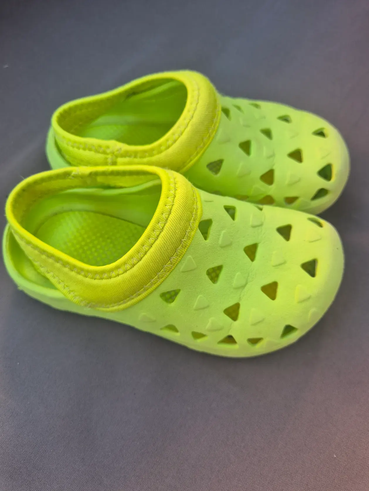 Gummischuhe Badeschuhe Hausschuhe, Jungen, Größe 24/25