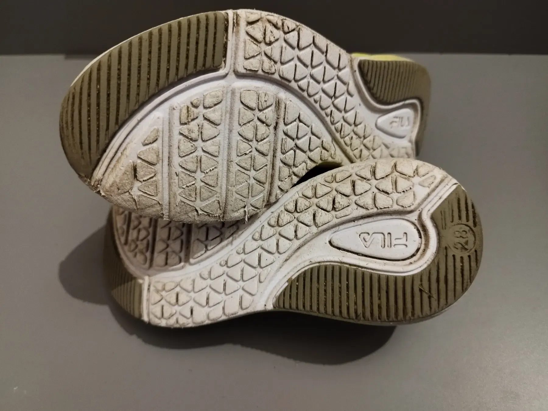 Sneaker Fila Größe 28