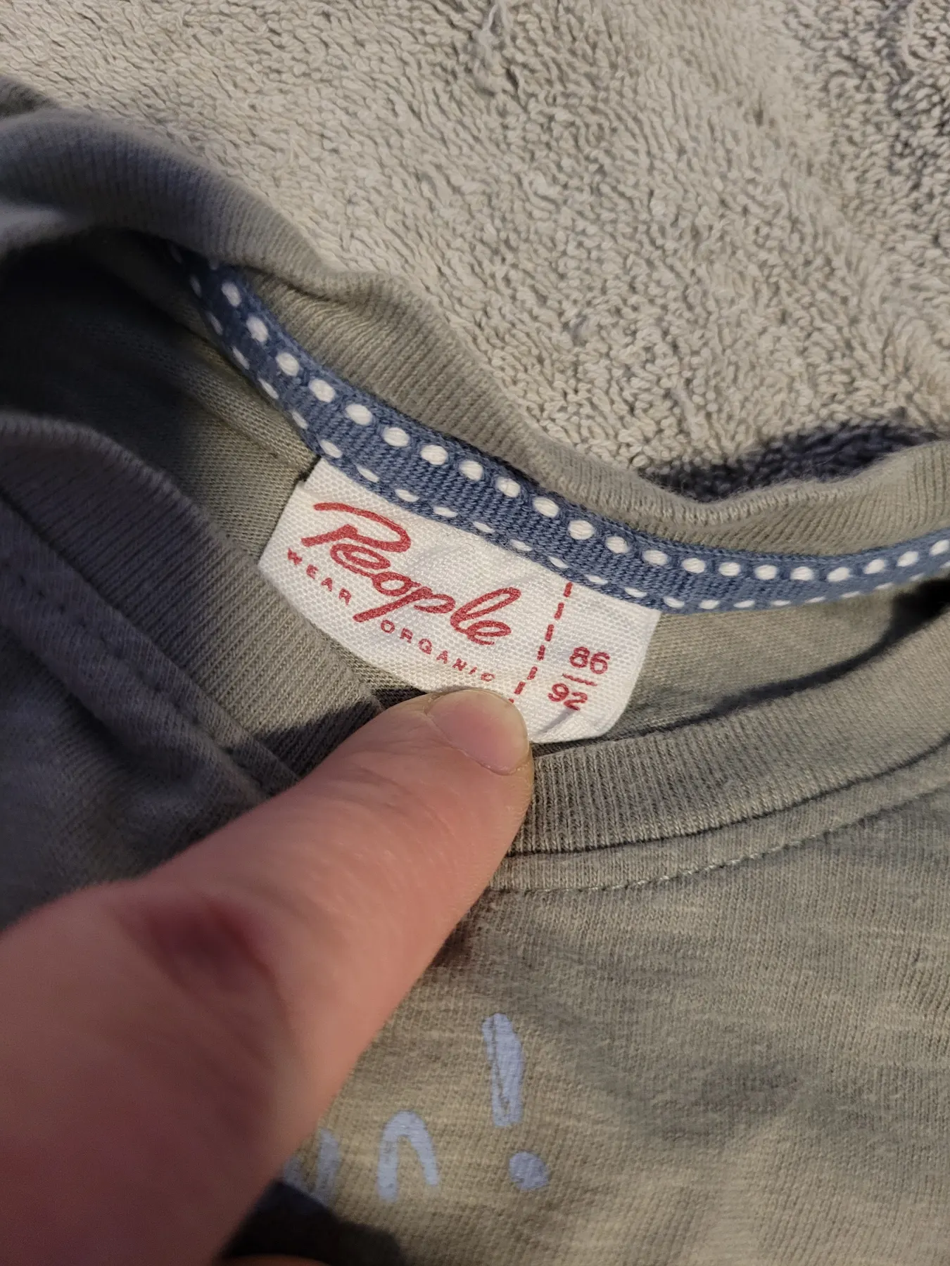 People wear organic pullover