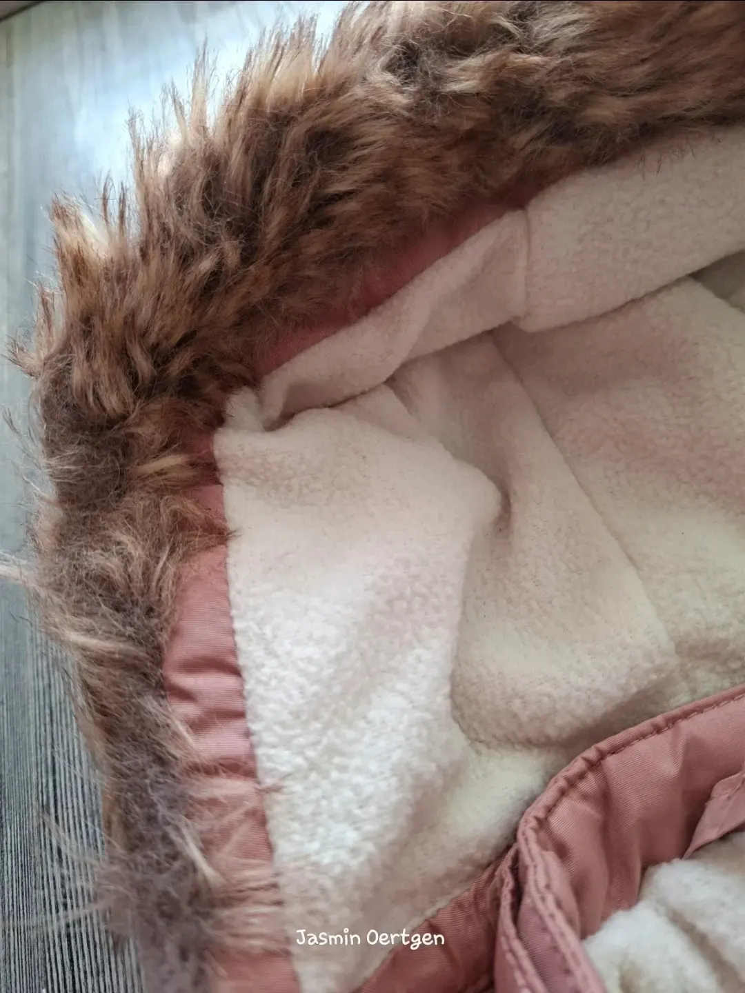Winterjacke mit Kuschel-Fleece & Kunstfell | H&M | Gr. 68 |