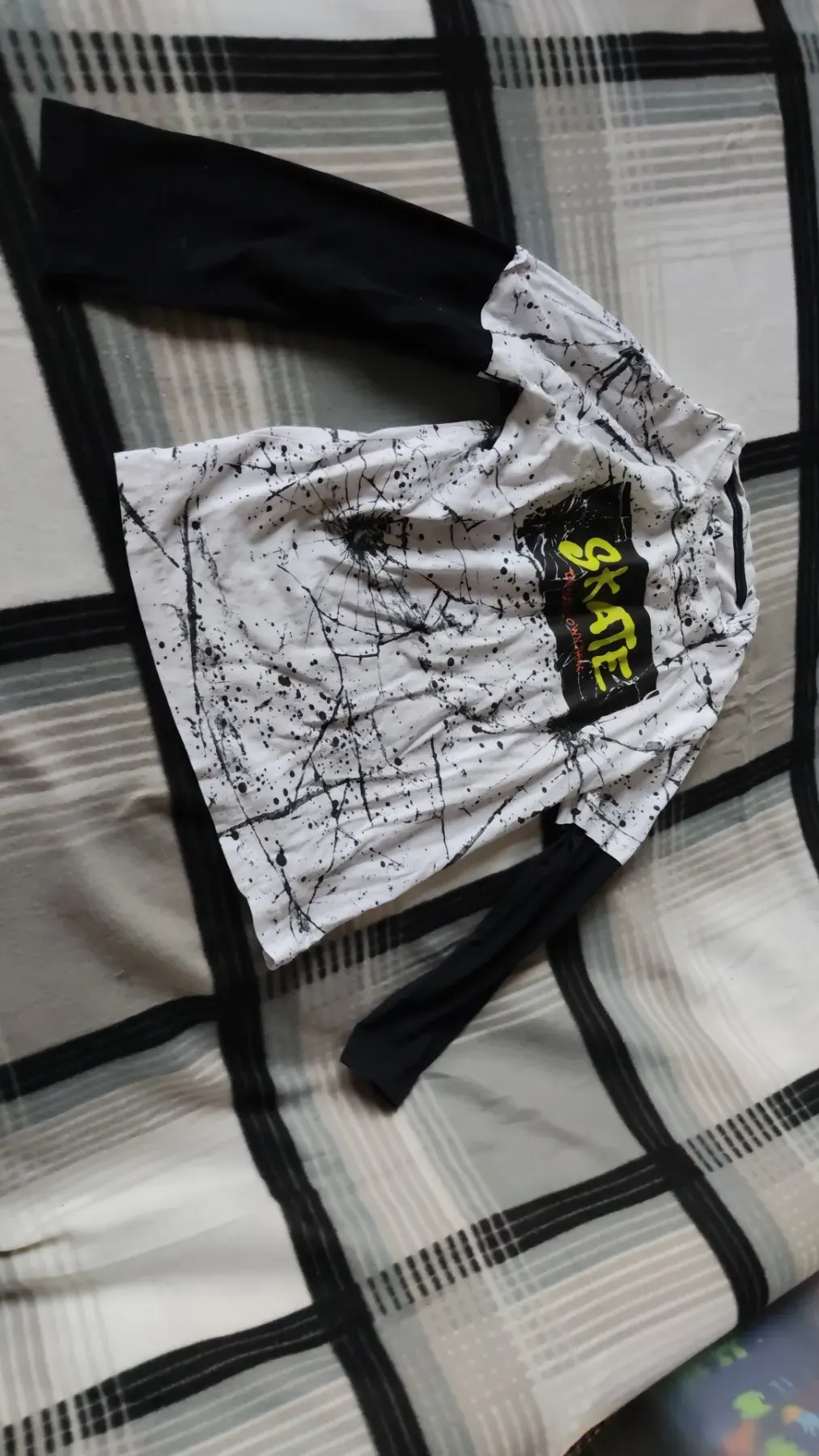 schönes Langarmshirt zu verkaufen