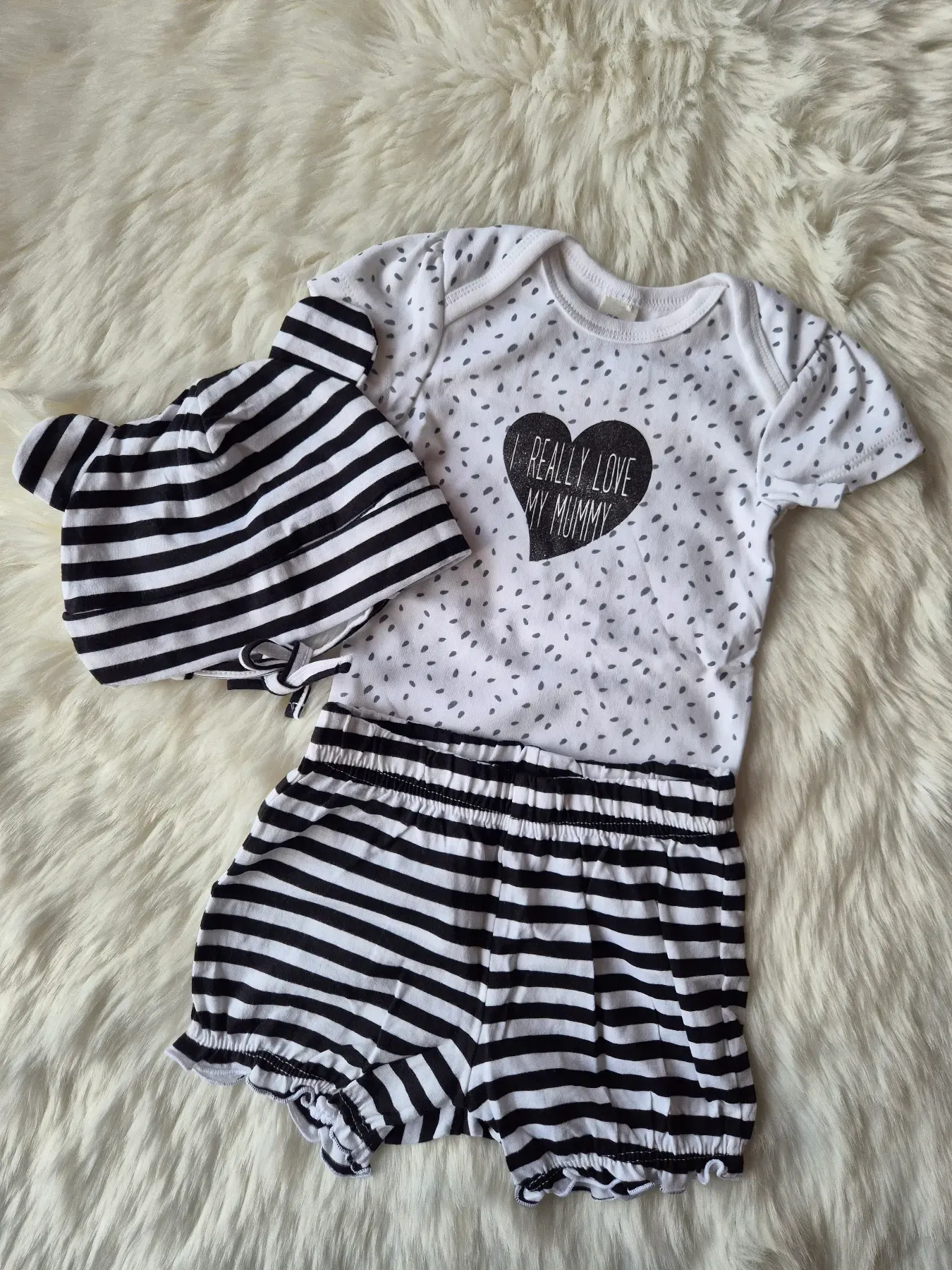 Baby Set Gr. 68 | Topomini – Body Shorts Mütze