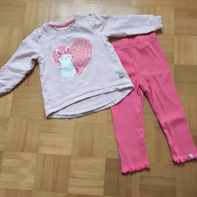 Set aus Pulli und Hose