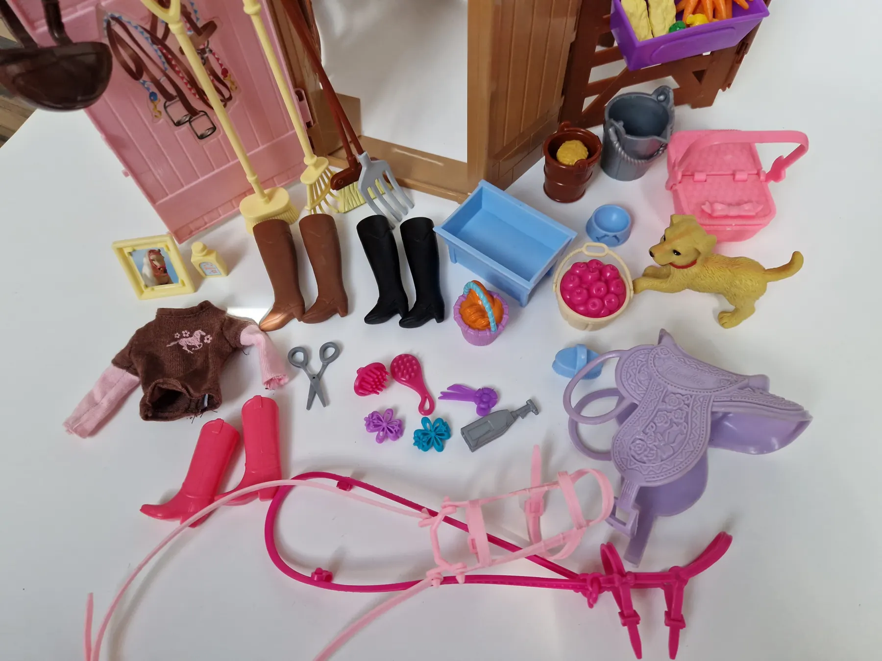Reitstall Barbie Mattel Puppen viel Zubehör Set Paket Vintage
