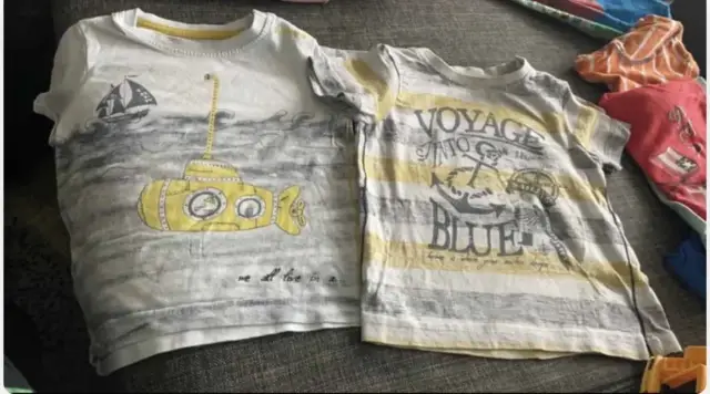 2 T-Shirts