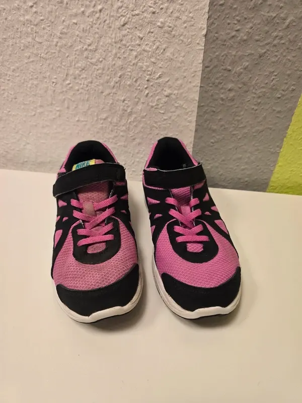 Schuhe Nike Gr. 35