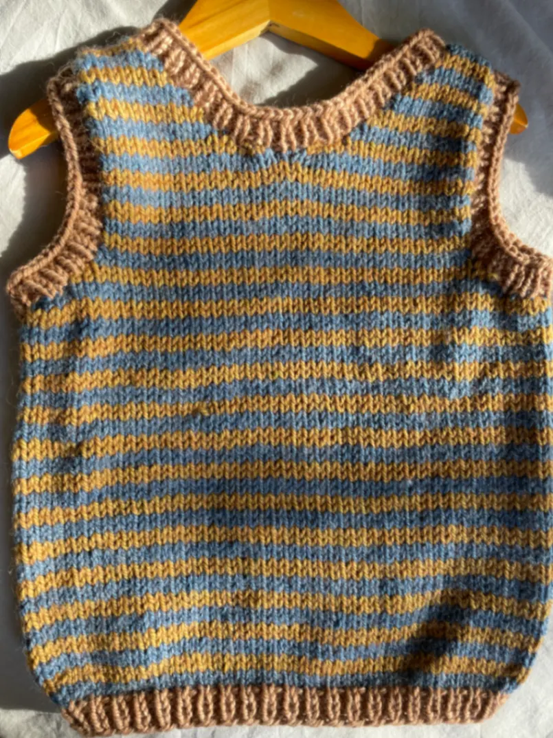 handmade weste pullunder gestrickt aus wolle 104 handmade montessori