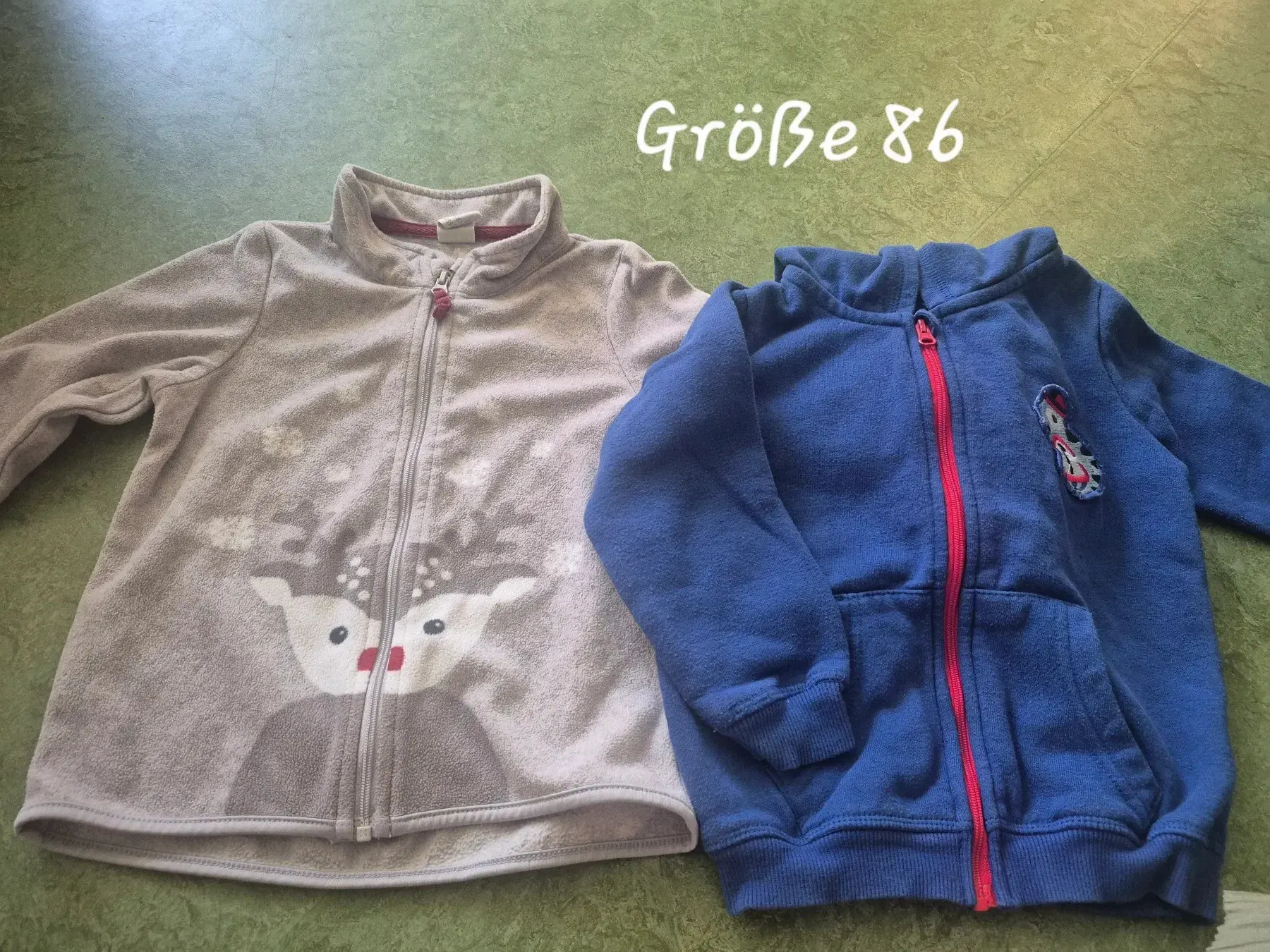 2 Strickjacken/ Westen