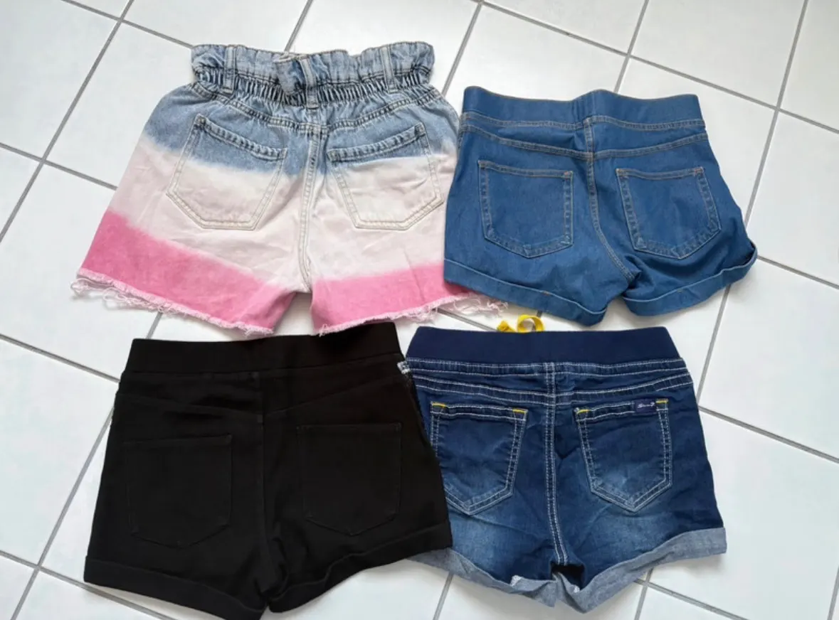 4 Sommer Shorts Gr. 146