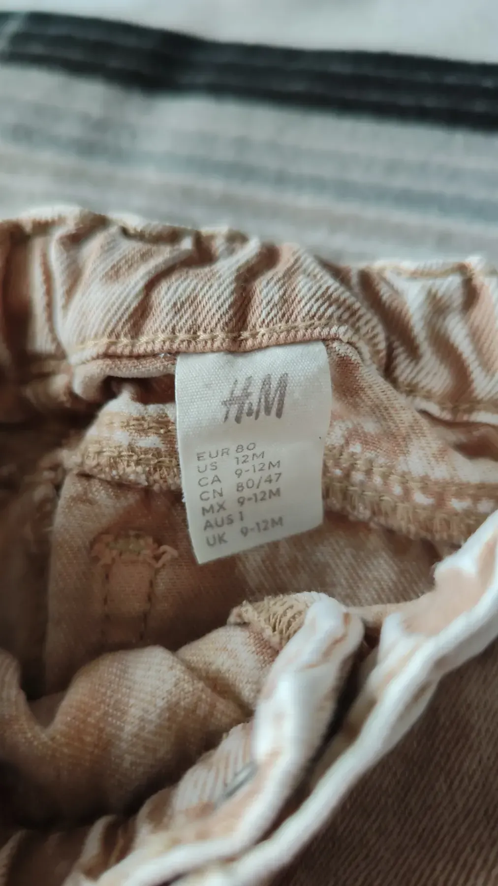 jeanshose mit hasenmotiv