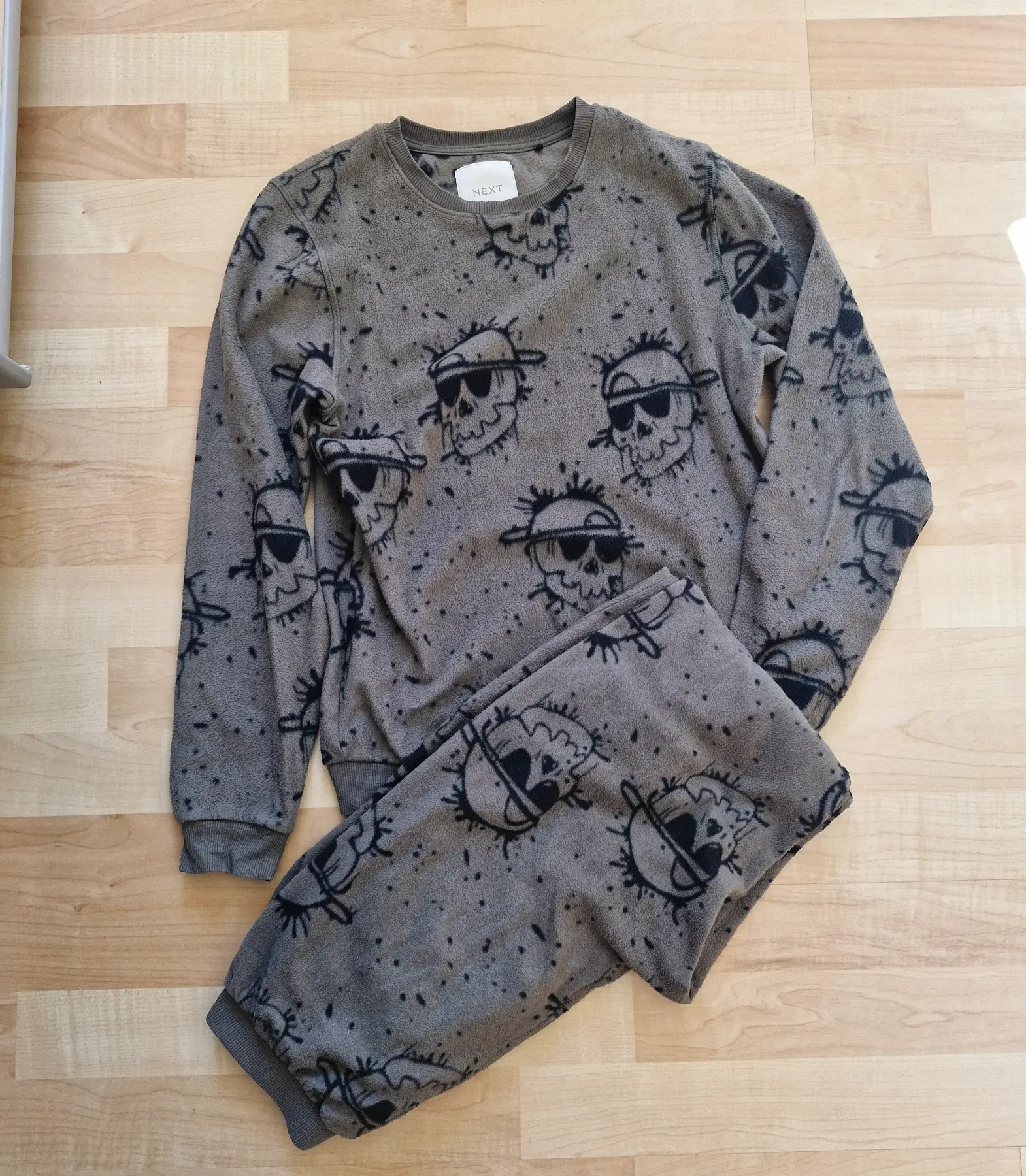 Next Khaki Totenkopf Fleece Lounge Anzug 12y 152