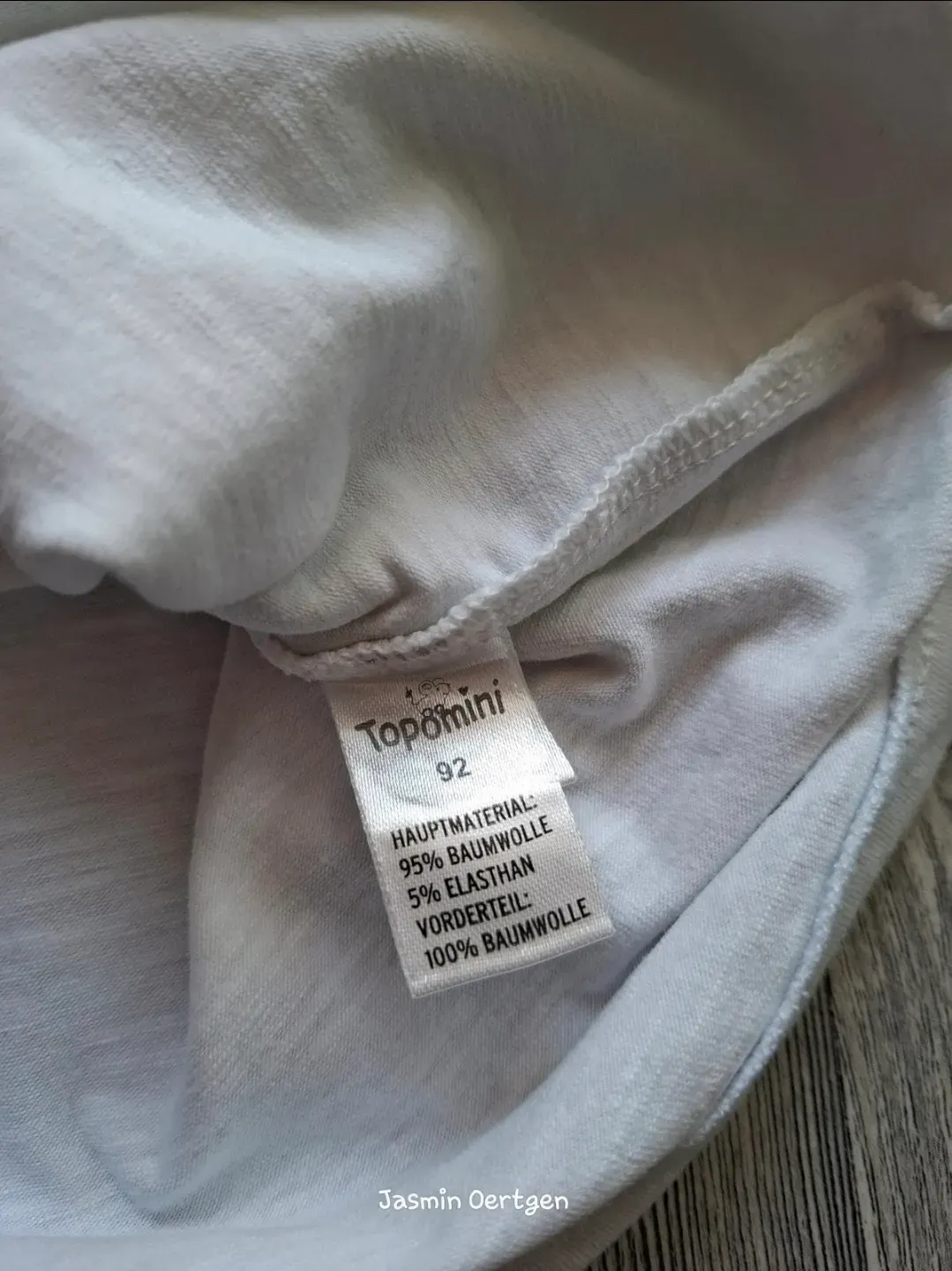 Weißes Langarmshirt mit Lochstickerei | Topomini | Gr. 92
