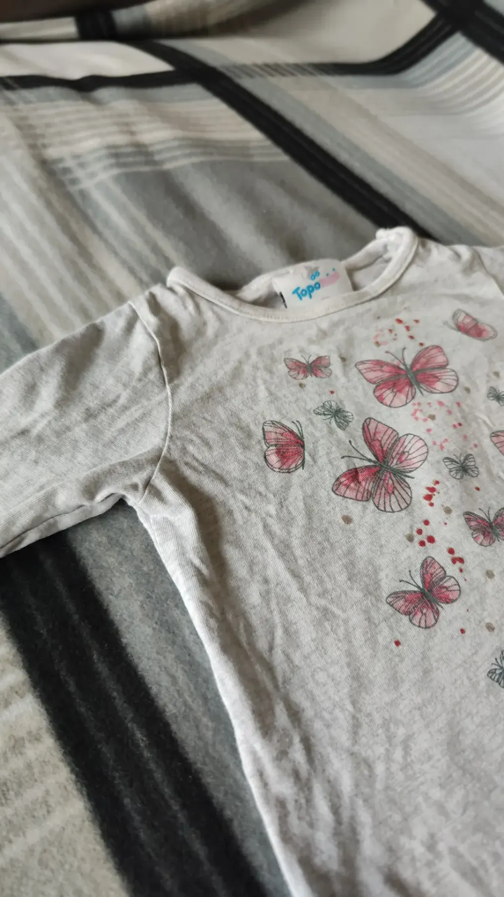 Langarmshirt mit schmetterlingsmotiv