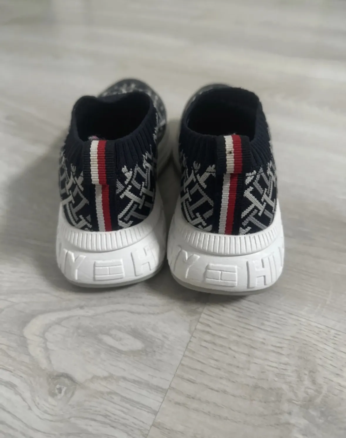 Tommy Hilfiger Schuhe Schlüpfschuhe Sneaker 31