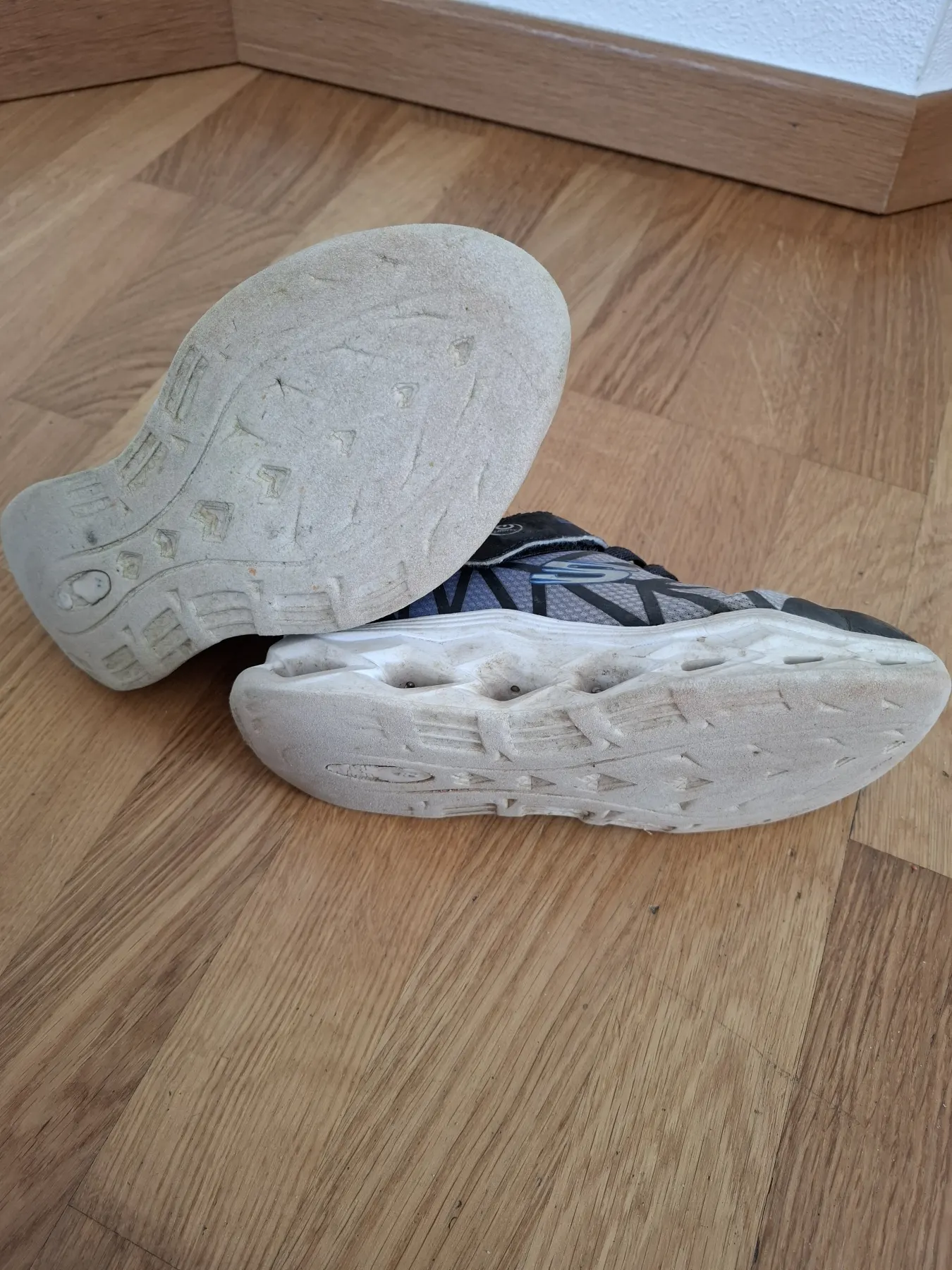 Sketchers, Gr. 31 Klettverschluss blau schwarz Blinkeschuhe Blinklichter