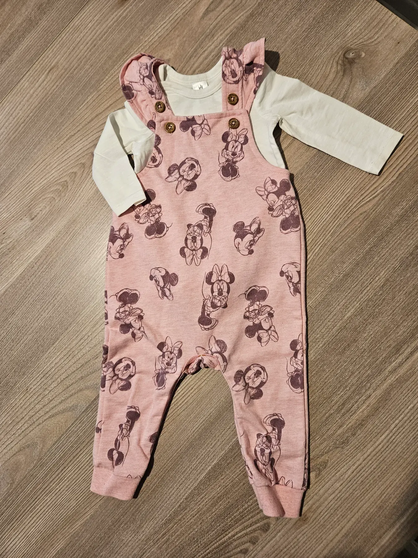 Süße Latzhose, mit Minnie Maus, Gr. 68